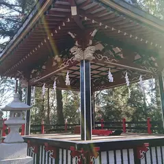 新屋山神社 神楽殿