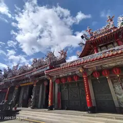 芝山巌恵済宮山門