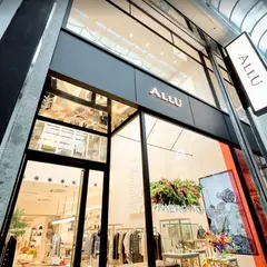 ALLU（アリュー）心斎橋店