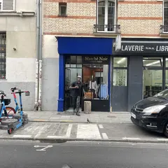 Marche Noir Lomé Paris