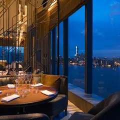 Cruise 空中餐庁及酒吧