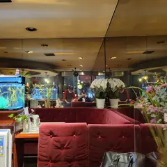みと