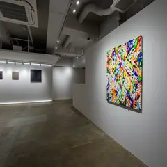 435