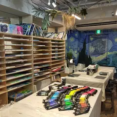 CREA BASE 新宿御苑前店