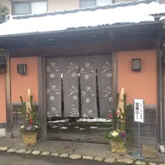 かめや