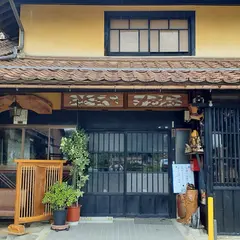 古民家カフェ琥珀