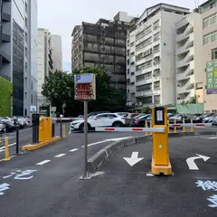 站前停車場（宮原眼科,緑川,台中火車站,緑空廊道旁）