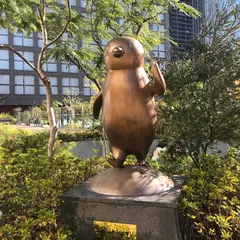 ペンギン広場（バスタ無料広場）