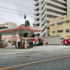 ニコニコレンタカー那覇前島店