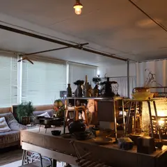 The Trim Shop (トリムショップ)