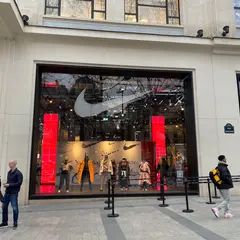 Nike House of Innovation PAR/002
