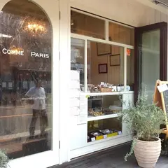 コム パリ