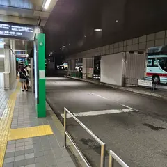 横浜駅前