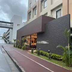 ワイズンン 那覇小緑駅前