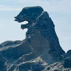 ゴジラ岩