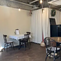 ベルギー食堂 どうくつ