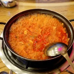 통돼지네 본점