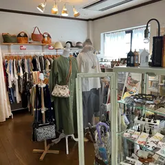 雑貨屋 黄色いパンダ