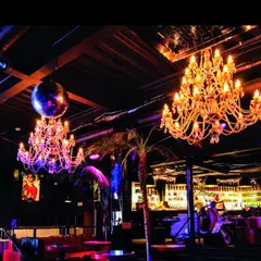 Globe Lounge