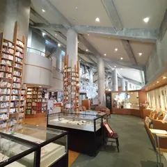 川西町立 図書館