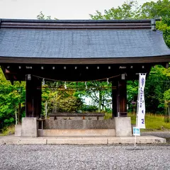 吉野神宮 表手水舎(国登録有形文化財)