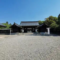 吉野神宮 神門(国登録有形文化財)