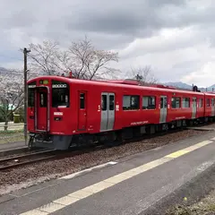南由布駅