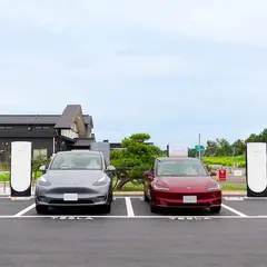Tesla充電スタンド