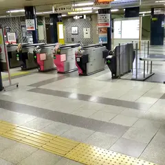 地下鉄白石駅
