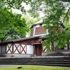 軽井沢絵本の森美術館