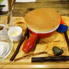 絵本と珈琲 ペンネンネネム green 大阪店