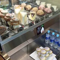 カフェドクリエ 健康長寿医療センター店