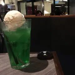 シブヤボウリングカフェ