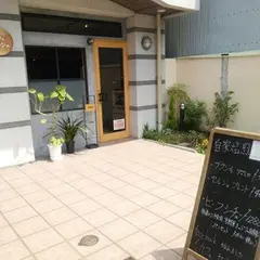 カフェ セルジュ