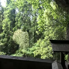 霊巌洞