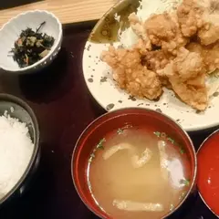 博多もつ鍋やまや 丸の内店