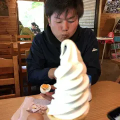カップル小国ソフトクリーム