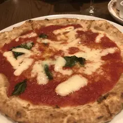 PIZZA SALVATORE CUOMO & BAR 新宿