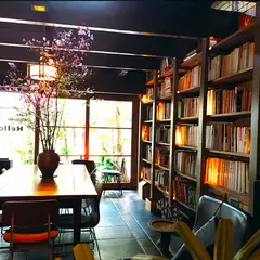 Cafe Bibliotic Hello
