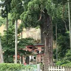 国指定史跡 達谷窟毘沙門堂