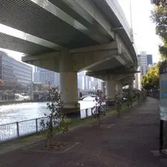 ふれあいの岸辺