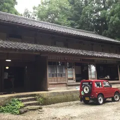 おおかみこどもの花の家