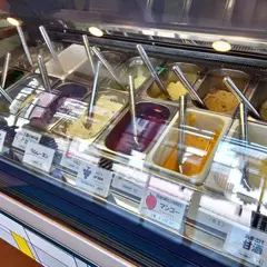 ジェラート＆スイーツ・カルナ