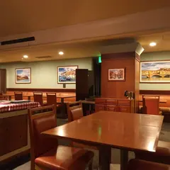 トラットリア ヴィアーレ