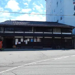鶴来横町うらら館