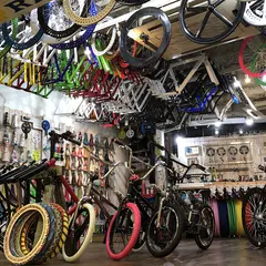 ライダーズカフェ アメ村 ピストバイクショップ[堀江、難波、心斎橋、アメ村エリア] ピストバイク、BMX、クロスバイク カスタム可能