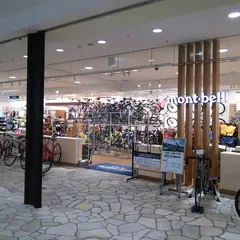 モンベル リーフみなとみらい店