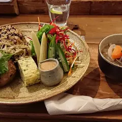 うつわとごはん yorimiti