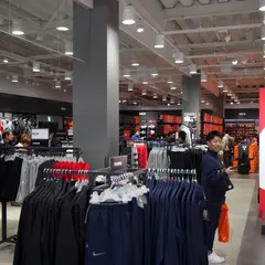 NIKE FACTORY STORE