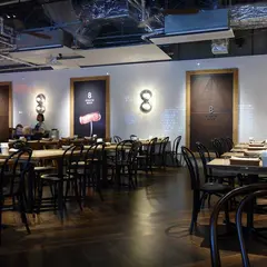 8 ＥＩＧＨＴＨ ＢＥＥＦ(エイトビーフ) ステーキ＆ハンバーガー専門店